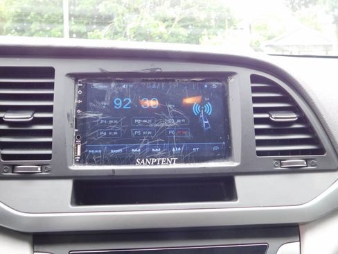 Used 2017 Hyundai Elantra SE FWD image 13