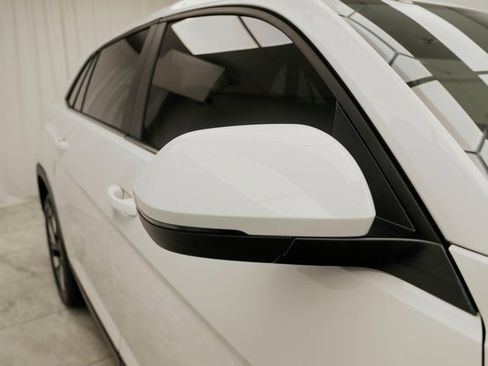 Used 2024 Volkswagen Atlas Cross Sport SE image 17