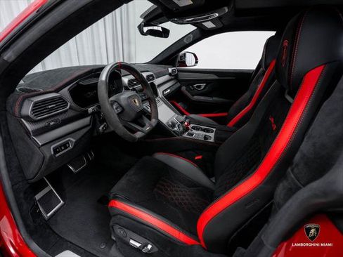 Used 2023 Lamborghini Urus Performante AWD/4WD image 35