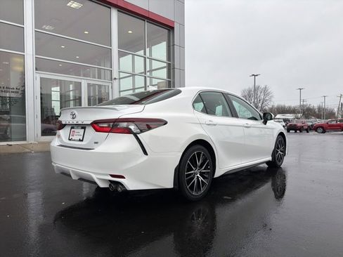 Certified 2024 Toyota Camry SE image 7
