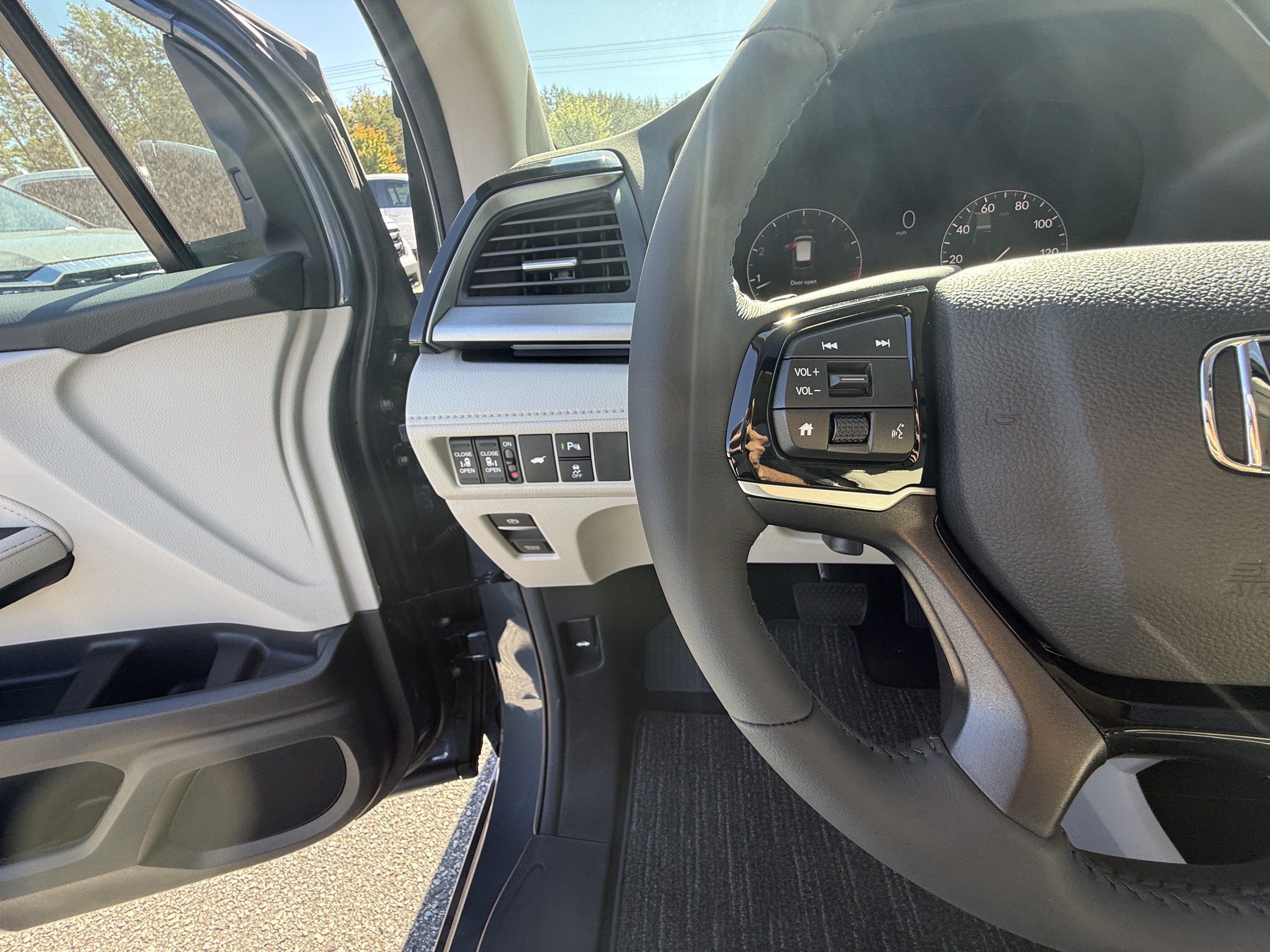 New 2027 Honda Odyssey Touring image 19