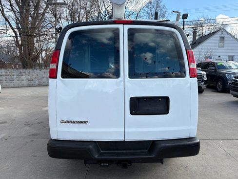 Used 2017 Chevrolet Express 2500 image 9