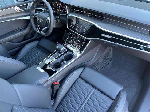 Used 2025 Audi RS 7 Performance w/ Black Optic Package image 35