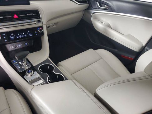 Used 2025 Genesis G70 2.5T RWD image 15