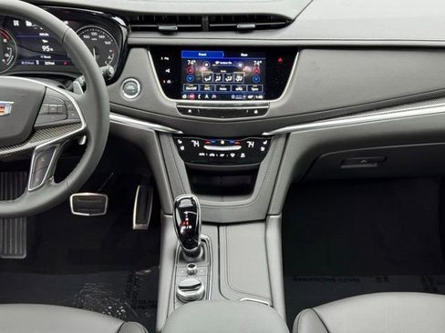 New 2026 Cadillac XT5 Sportv image 30