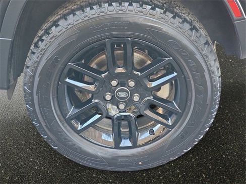 Used 2025 Land Rover Defender 110 S image 34