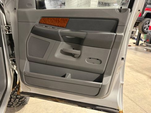 Used 2006 Dodge Ram 2500 Truck SLT w/ Quad Cab Big Horn Value Group image 9