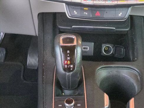 Used 2019 Cadillac XT4 Luxury w/ Cold Weather Package image 12