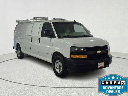 Used 2021 Chevrolet Express 3500 Extended w/ Driver Convenience Package RWD image 8
