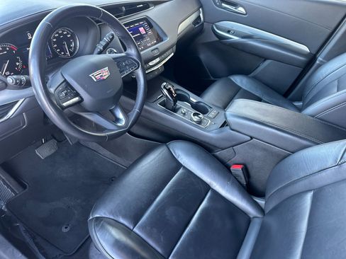 Used 2023 Cadillac XT4 Premium Luxury image 10