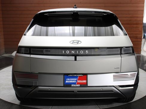 Used 2024 Hyundai Ioniq 5 Limited image 12