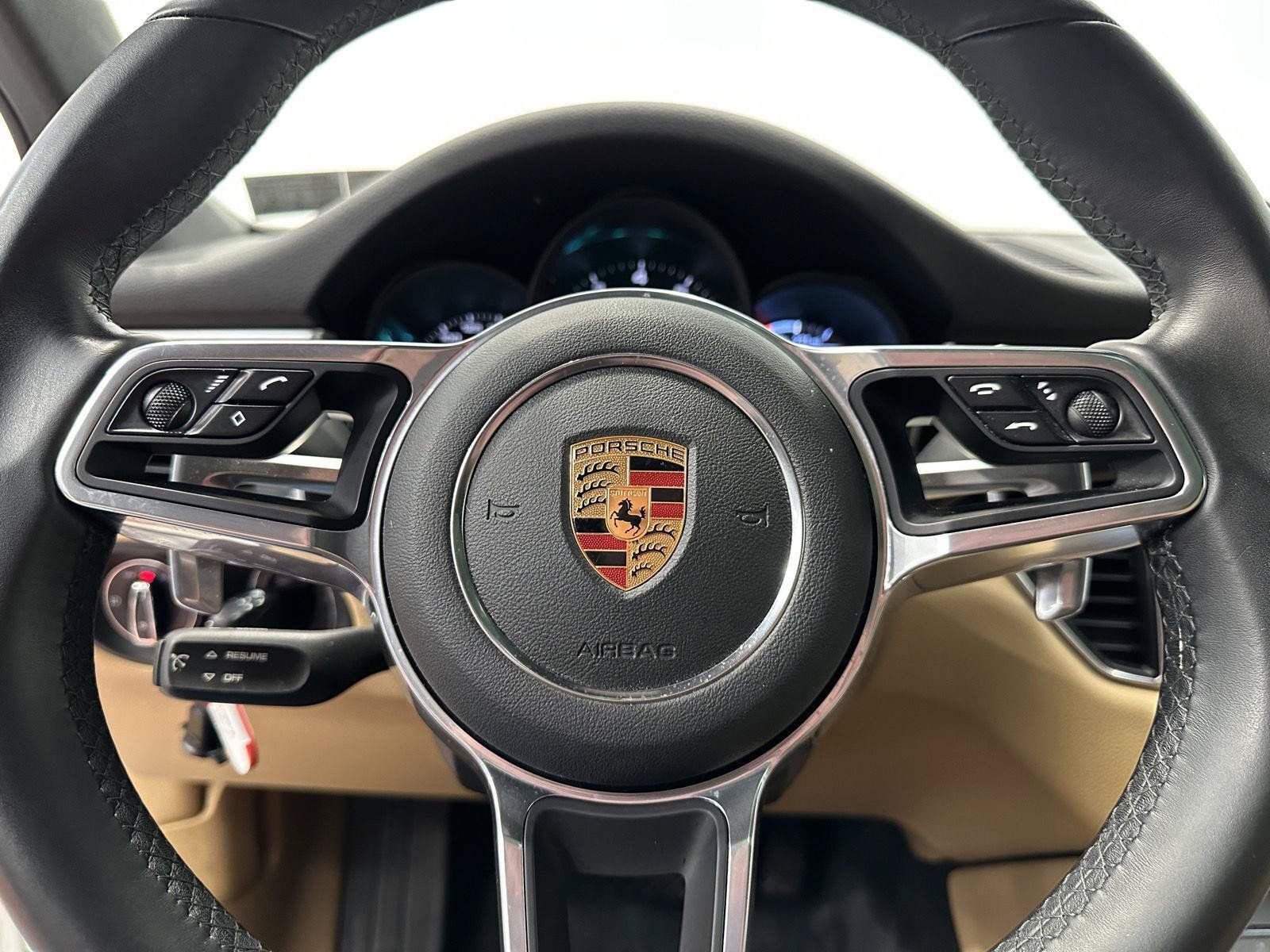 Used 2018 Porsche Macan AWD/4WD image 25