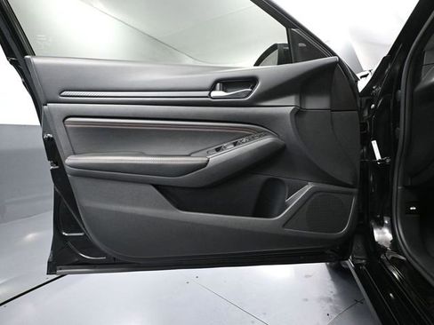 Used 2021 Nissan Altima 2.5 SR image 18