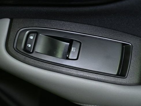 Used 2025 Subaru Outback Premium image 55