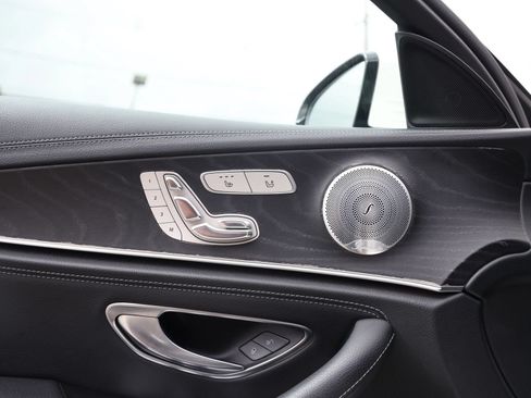 Used 2019 Mercedes-Benz E 300 4MATIC image 26