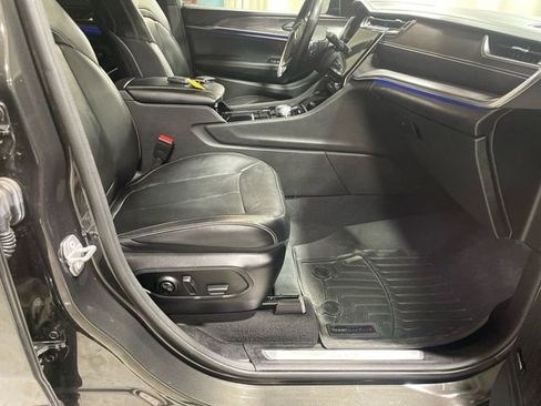 Certified 2022 Jeep Grand Cherokee L Overland image 25