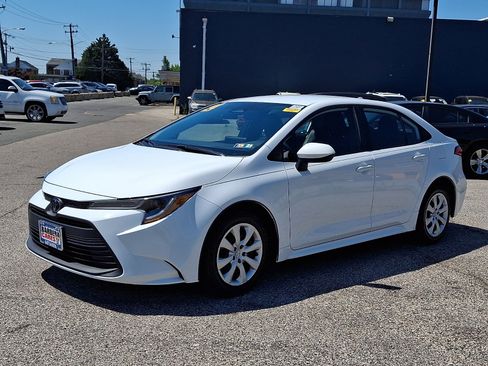Used 2024 Toyota Corolla LE FWD image 3