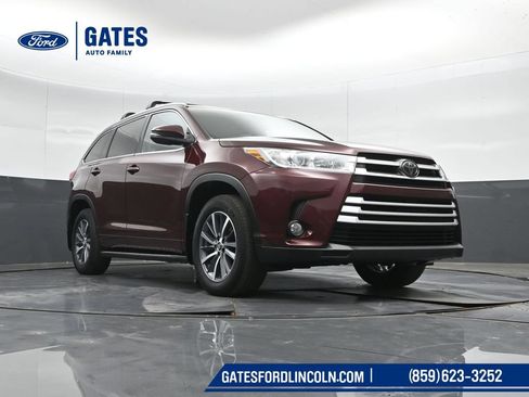Used 2017 Toyota Highlander XLE AWD/4WD image 45