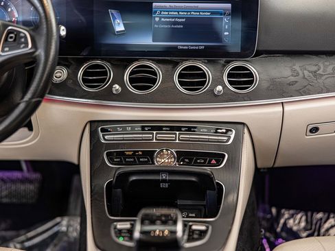 Used 2018 Mercedes-Benz E 400 E 400 image 38