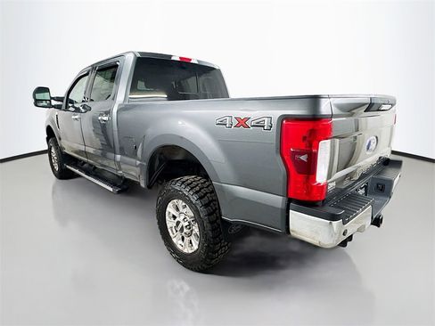 Used 2017 Ford F350 Lariat image 8