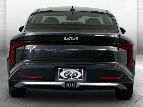 Used 2025 Kia K4 FWD image 3