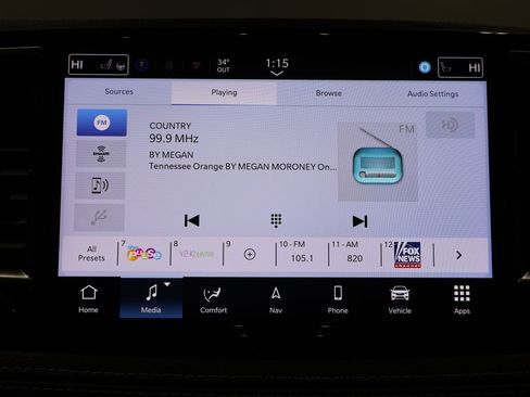 Certified 2025 Chrysler Pacifica Limited image 32