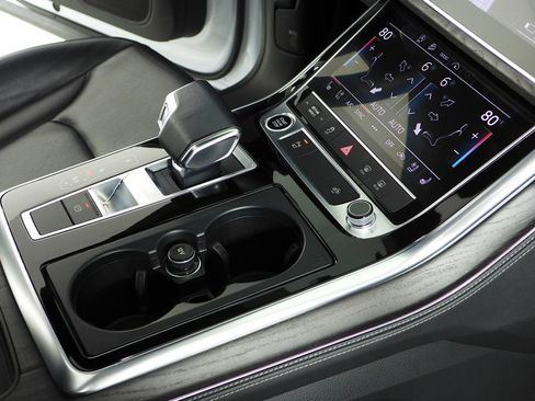 Used 2023 Audi Q8 Premium Plus w/ Premium Plus Package image 15