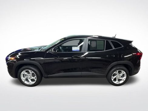 Used 2026 Chevrolet Trax LS w/ LS Convenience Package FWD image 7
