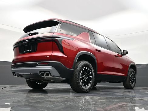 Used 2025 Chevrolet Traverse Z71 w/ Enhanced Driving Package AWD/4WD image 26