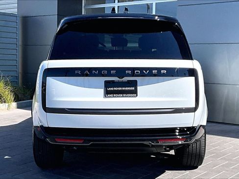 New 2026 Land Rover Range Rover Long Wheelbase SE image 4