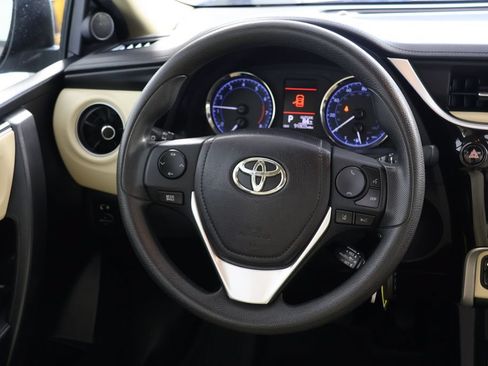 Used 2018 Toyota Corolla LE FWD image 10