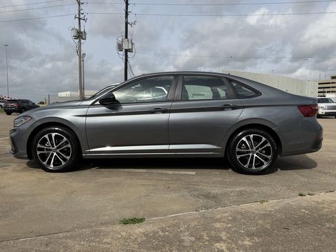 Used 2025 Volkswagen Jetta Sport FWD image 6