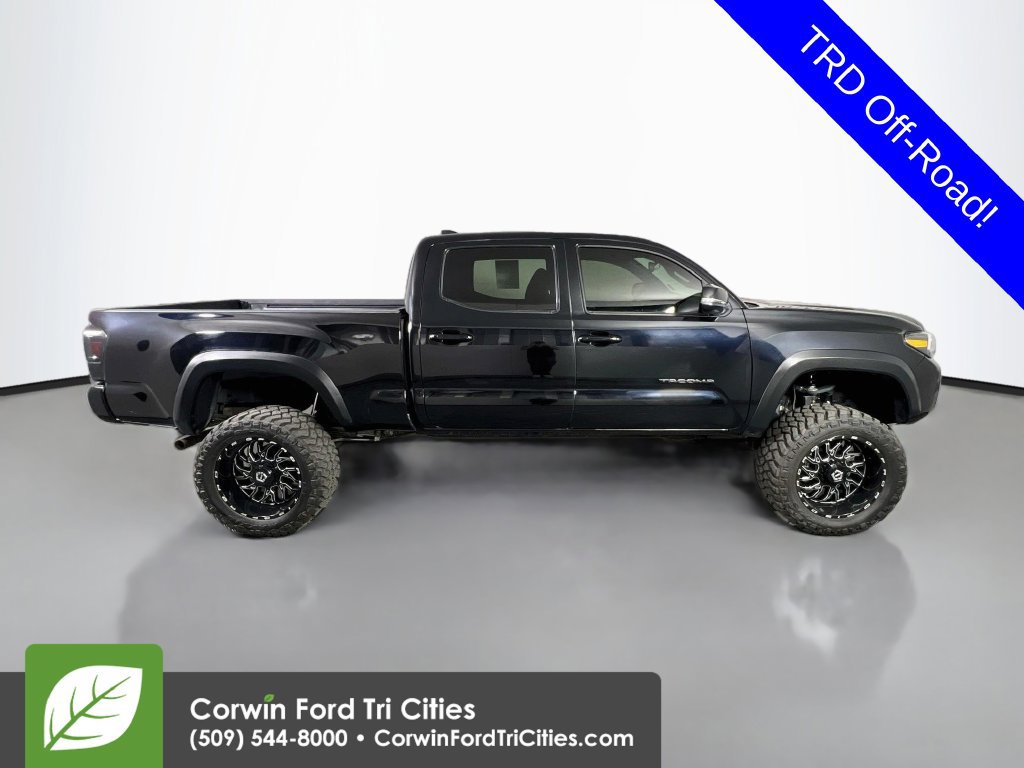 Used 2022 Toyota Tacoma TRD Off-Road w/ Technology Package AWD/4WD image 17