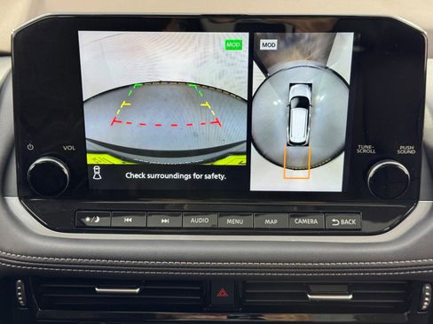 Used 2023 Nissan Rogue SL w/ SL Premium Package image 26