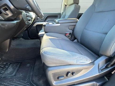 Used 2018 Chevrolet Silverado 1500 LT w/ LT Eassist Package image 16