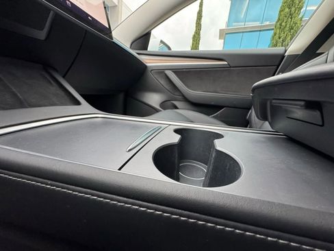 Used 2022 Tesla Model 3 image 29