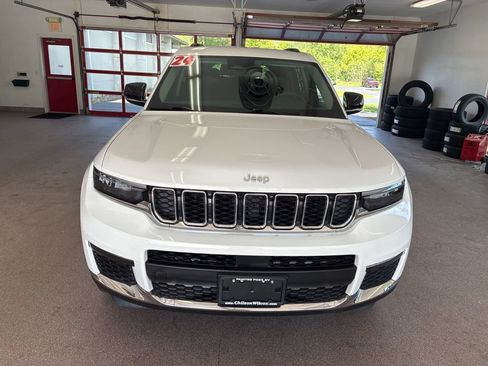Used 2024 Jeep Grand Cherokee L Limited AWD/4WD image 2