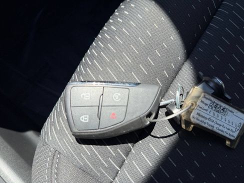 Used 2025 Chevrolet Equinox LT FWD image 25