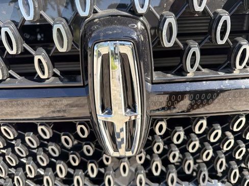 New 2026 Lincoln Navigator Reserve AWD/4WD image 7
