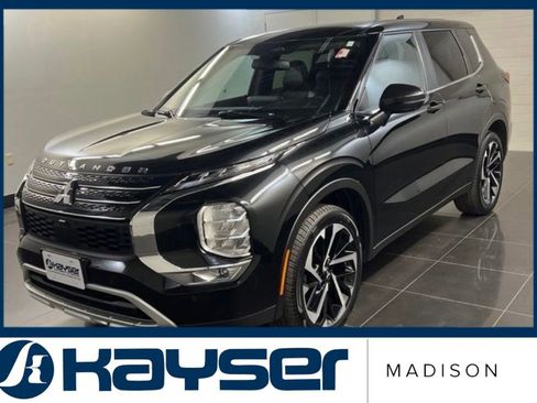 Used 2024 Mitsubishi Outlander SE AWD/4WD image 1