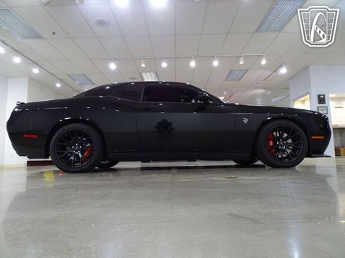 Used 2015 Dodge Challenger SRT Hellcat image 20