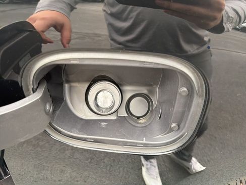 Used 2023 Chevrolet Silverado 1500 LT image 23