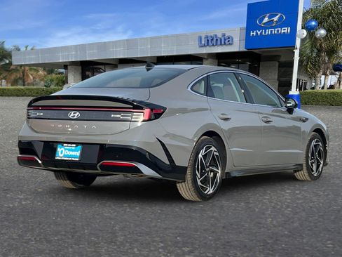 New 2026 Hyundai Sonata SEL image 2