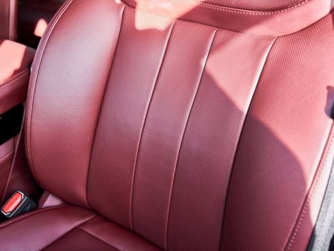 Used 2025 Land Rover Range Rover SE image 45