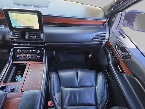 Used 2018 Lincoln Navigator Select w/ Technology Package image 14