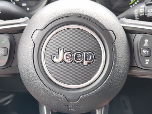 Used 2025 Jeep Wrangler Sport image 37