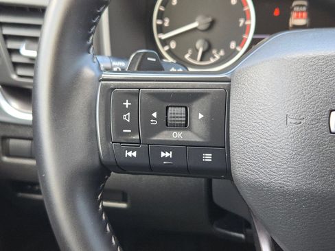 Used 2025 Nissan Rogue SV FWD image 21