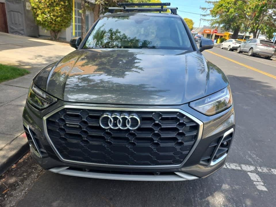 Used 2023 Audi Q5 2.0T Premium w/ Convenience Package AWD/4WD image 3