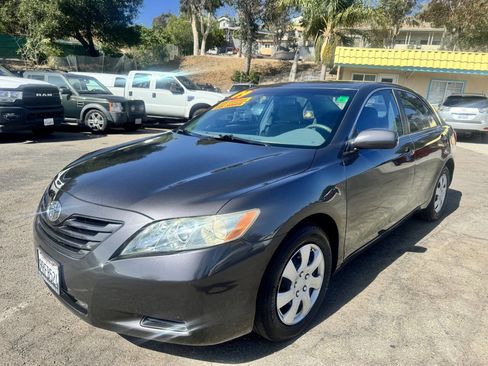 Used 2009 Toyota Camry LE FWD image 5