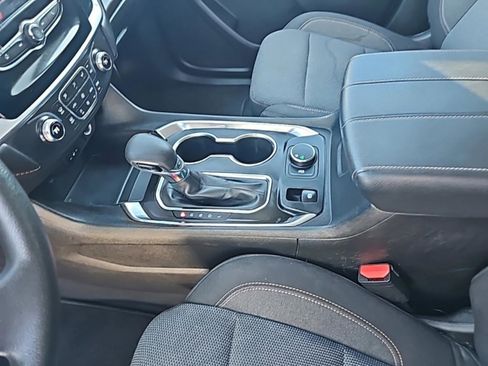 Used 2021 Chevrolet Traverse LS image 23